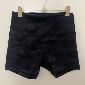 Lululemon Wunder Train 4” Shorts
